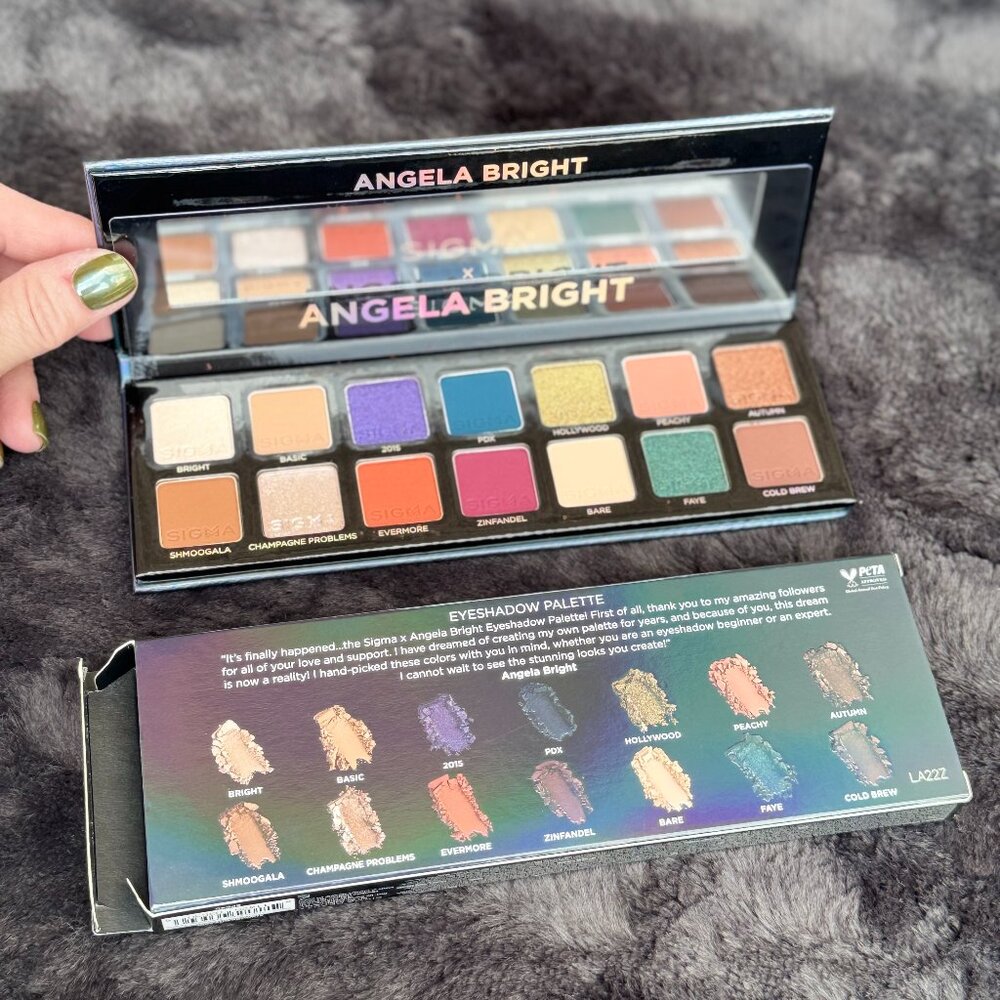 BRAND NEW! 2 Sigma Eyeshadow Palettes - Sigma x Angela Bright and Sigma Blueber - Picture 3 of 8